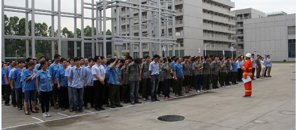 方大东莞新材料举行“强化红线意识，促进安全发展”为主题的消防演习